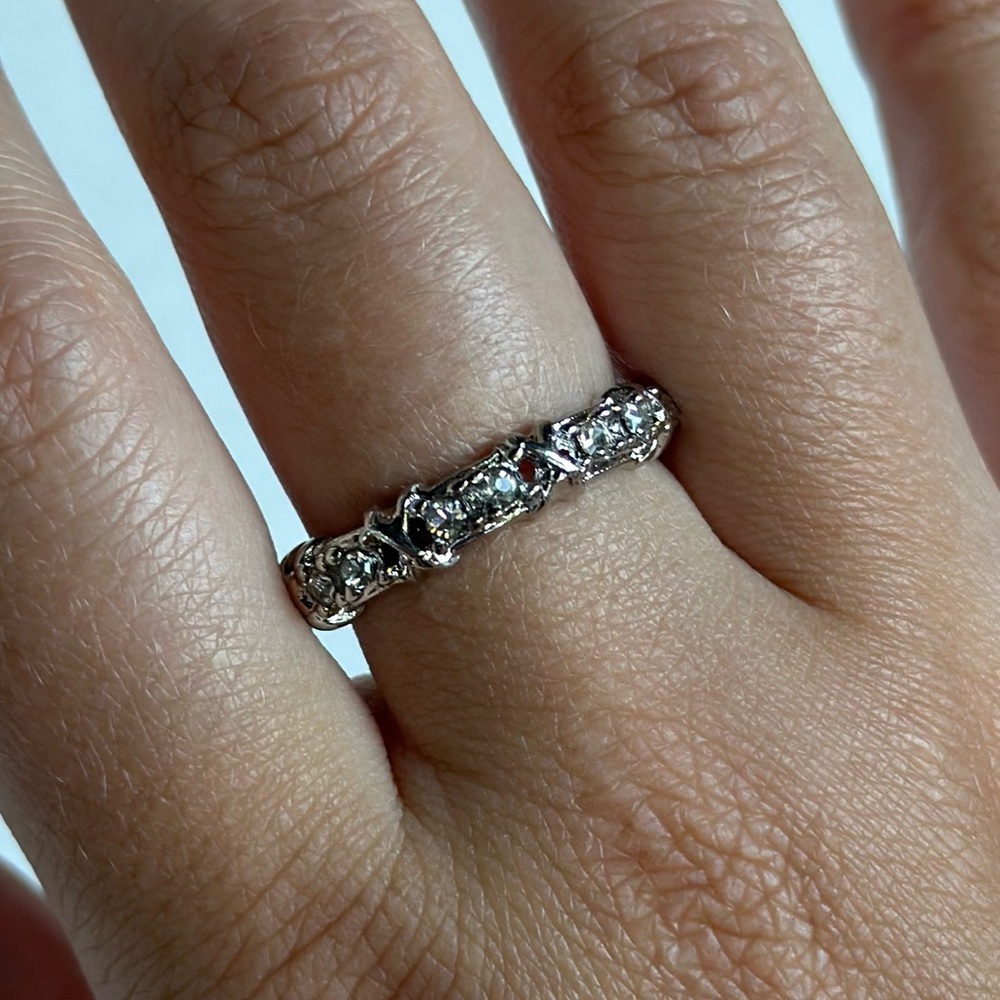 New very Sparkly Shiny Silver 925 plated Ring